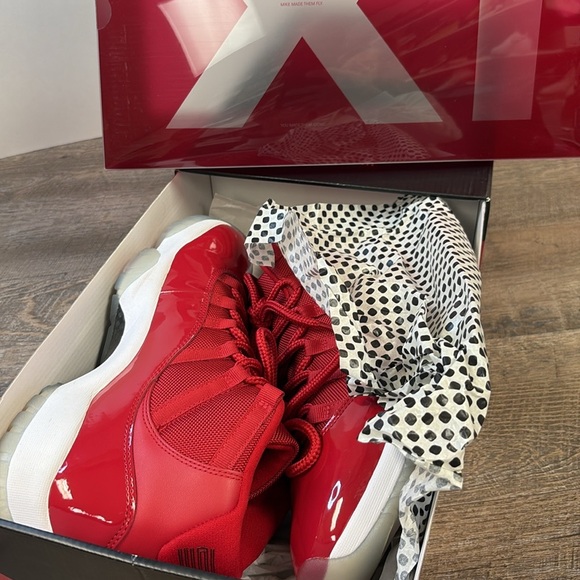 Jordan 11 Retro ‘Win Like 96’ 378037-623 Size 10 - Picture 12 of 13